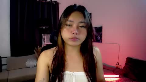 Snapshot of lunapinay chatting on 04/19/26, 04:28 Luna online show from 04/19/26, 04:28