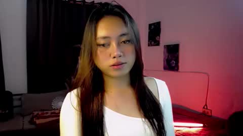 Snapshot of lunapinay chatting on 04/20/26, 04:43 Luna online show from 04/20/26, 04:43
