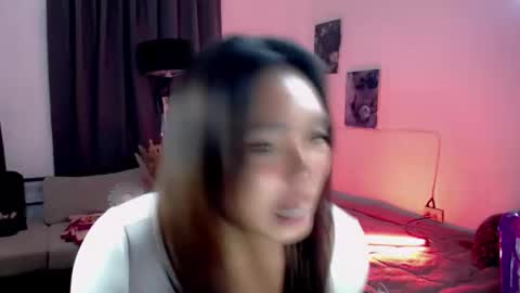 Snapshot of lunapinay chatting on 04/21/26, 01:42 Luna online show from 04/21/26, 01:42