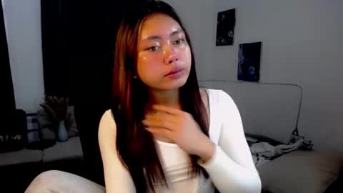 Snapshot of lunapinay chatting on 04/23/26, 08:24 Luna online show from 04/23/26, 08:24