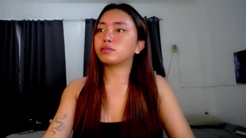 Snapshot of lunapinay chatting on 05/01/26, 03:00 Luna online show from 05/01/26, 03:00