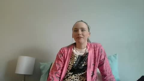 Snapshot of lunapixie2020 chatting on 04/14/26, 08:59 lunapixie2020 online show from 04/14/26, 08:59