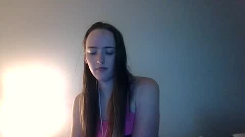 Snapshot of lunapixie2020 chatting on 04/16/26, 09:39 lunapixie2020 online show from 04/16/26, 09:39