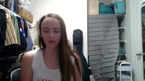 Snapshot of lunapixie2020 chatting on 04/20/26, 06:05 lunapixie2020 online show from 04/20/26, 06:05