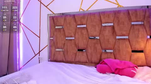 Luna online show from 03/03/25, 06:26