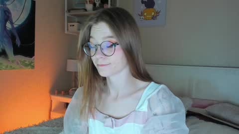 Snapshot of lunar_sofia chatting on 12/24/24, 02:22 Sofia online show from 12/24/24, 02:22