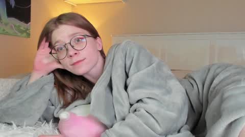 Snapshot of lunar_sofia chatting on 12/31/24, 02:19 Sofia online show from 12/31/24, 02:19