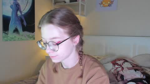 Snapshot of lunar_sofia chatting on 12/31/24, 10:48 Sofia online show from 12/31/24, 10:48