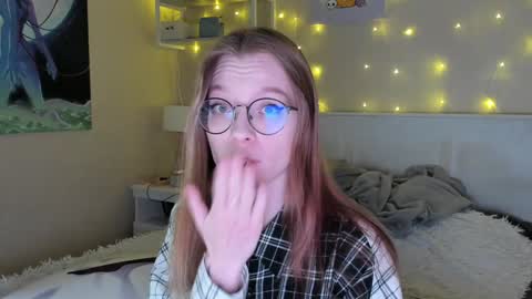 Snapshot of lunar_sofia chatting on 01/13/25, 06:49 Sofia online show from 01/13/25, 06:49