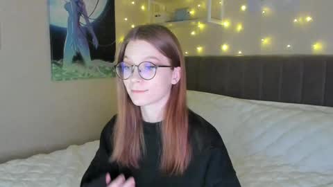 Snapshot of lunar_sofia chatting on 02/11/25, 06:33 Sofia online show from 02/11/25, 06:33