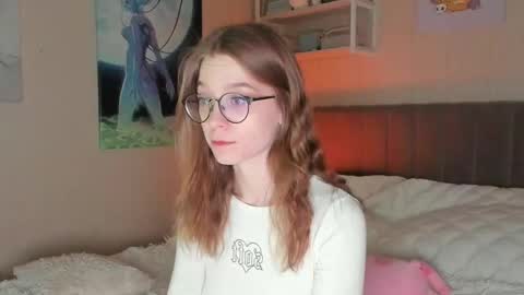 Snapshot of lunar_sofia chatting on 03/04/25, 02:53 Sofia online show from 03/04/25, 02:53