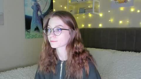 Snapshot of lunar_sofia chatting on 03/06/25, 01:24 Sofia online show from 03/06/25, 01:24