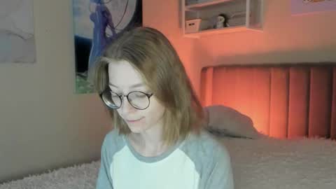 Snapshot of lunar_sofia chatting on 09/14/25, 10:58 Sofia online show from 09/14/25, 10:58