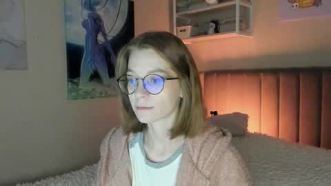 Snapshot of lunar_sofia chatting on 09/15/25, 09:09 Sofia online show from 09/15/25, 09:09