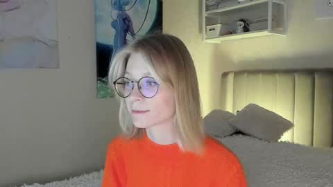 Snapshot of lunar_sofia chatting on 10/07/25, 01:30 Sofia online show from 10/07/25, 01:30