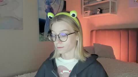 Sofia online show from 10/31/25, 10:05