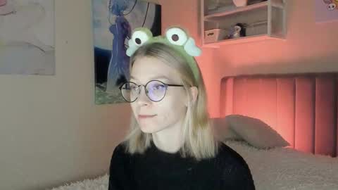 Sofia online show from 11/16/25, 02:55