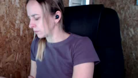 Snapshot of lunar_sweet chatting on 03/06/26, 10:45 Luna online show from 03/06/26, 10:45