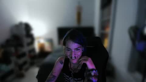 Snapshot of lunaraccoona chatting on 06/10/26, 02:12 lunaraccoona online show from 06/10/26, 02:12