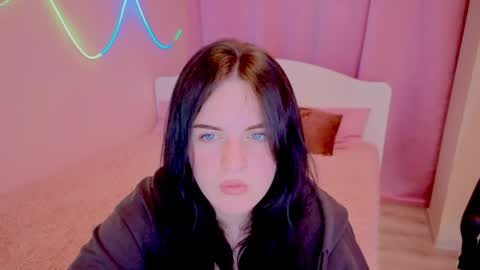 Valeria online show from 04/17/26, 08:45