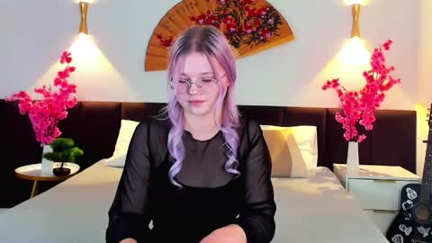 Snapshot of lunariafox chatting on 03/15/26, 02:23 lunariafox online show from 03/15/26, 02:23