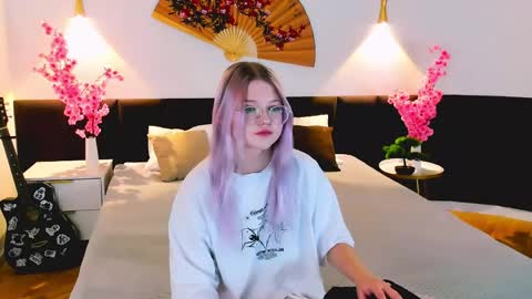 Snapshot of lunariafox chatting on 03/22/26, 02:31 lunariafox online show from 03/22/26, 02:31