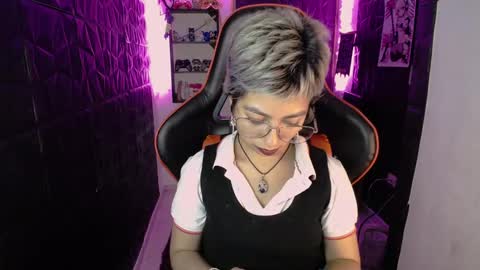 Snapshot of lunarichy chatting on 02/11/26, 08:47 lunarichy online show from 02/11/26, 08:47