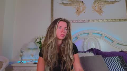 Luna Rishi online show from 09/15/25, 11:43