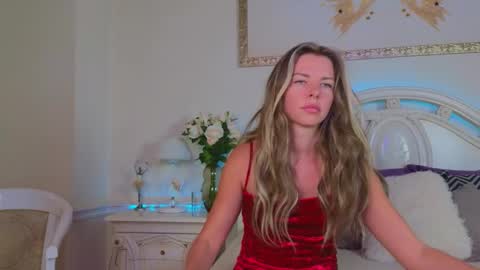 Luna Rishi online show from 09/17/25, 11:56