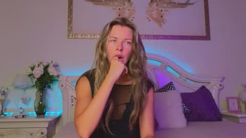 Luna Rishi online show from 09/24/25, 11:57