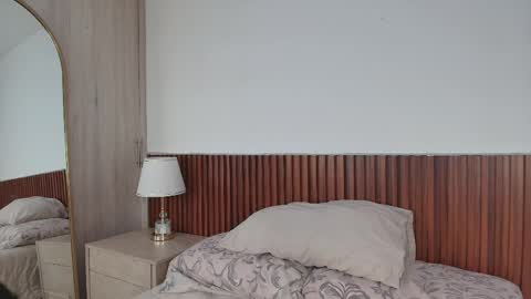 Snapshot of lunarousse_ chatting on 04/01/26, 02:45 Luna Rousse online show from 04/01/26, 02:45