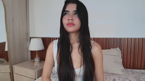 Snapshot of lunarousse_ chatting on 04/11/26, 03:33 Luna Rousse online show from 04/11/26, 03:33