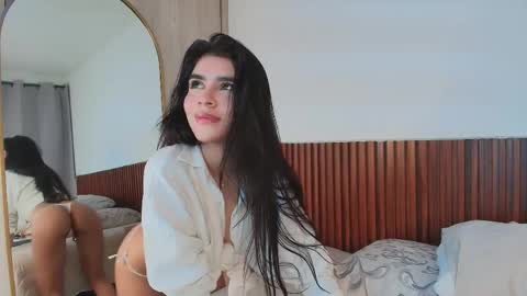 Snapshot of lunarousse_ chatting on 04/15/26, 03:35 Luna Rousse online show from 04/15/26, 03:35