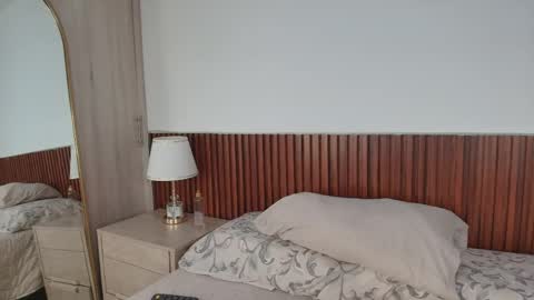 Snapshot of lunarousse_ chatting on 04/19/26, 02:00 Luna Rousse online show from 04/19/26, 02:00