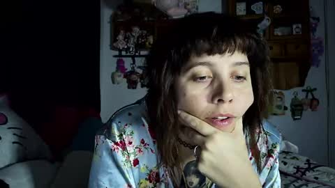Snapshot of lunarqueen420 chatting on 05/02/26, 12:48 lunarqueen420 online show from 05/02/26, 12:48