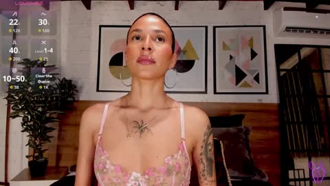 Snapshot of lunaruso chatting on 09/17/25, 07:59 Luna Ruso online show from 09/17/25, 07:59