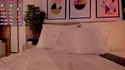 Snapshot of lunaruso chatting on 04/06/26, 08:10 Luna Ruso online show from 04/06/26, 08:10