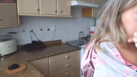 Snapshot of lunary_mix chatting on 03/02/25, 03:05 Luna online show from 03/02/25, 03:05