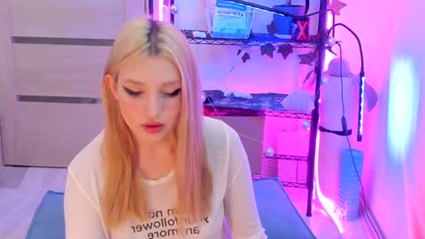 Kate online show from 01/21/25, 02:54