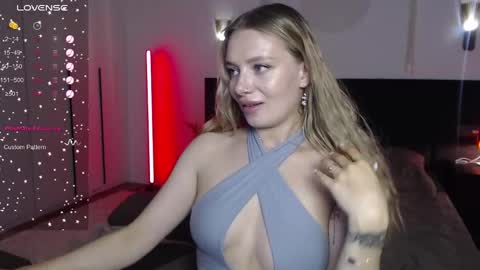 LunaticaBae online show from 02/21/25, 04:51