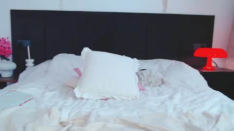 Snapshot of lunaticabae chatting on 04/11/26, 07:45 LunaticaBae online show from 04/11/26, 07:45