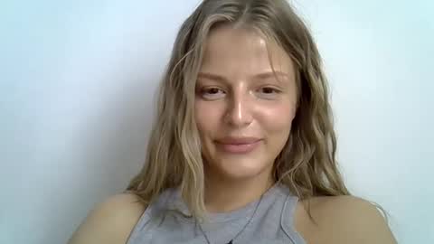 Luna  online show from 09/09/25, 01:43