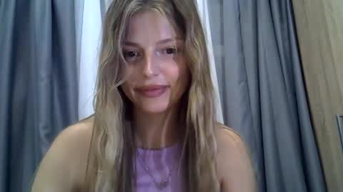 Luna  online show from 09/12/25, 08:31