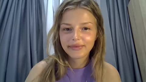 Luna  online show from 09/18/25, 06:43