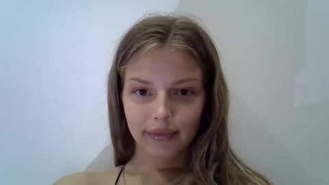 Luna  online show from 09/23/25, 06:11