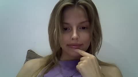 Luna  online show from 09/25/25, 08:12