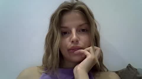 Luna  online show from 09/26/25, 06:12