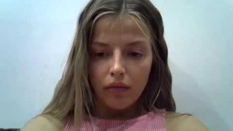 Luna  online show from 10/08/25, 06:05