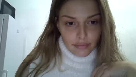 Luna  online show from 10/27/25, 07:40