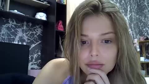 Luna  online show from 10/30/25, 07:14